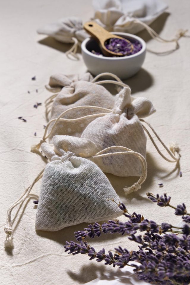 hand-made-lavender-sachets-textile-bags-soft-cotton-hearts-white-cotton-tablecloth-dry-lavender-flowers-tracing-paper-natural-homemade-gifts-zero-waste-lifestyle